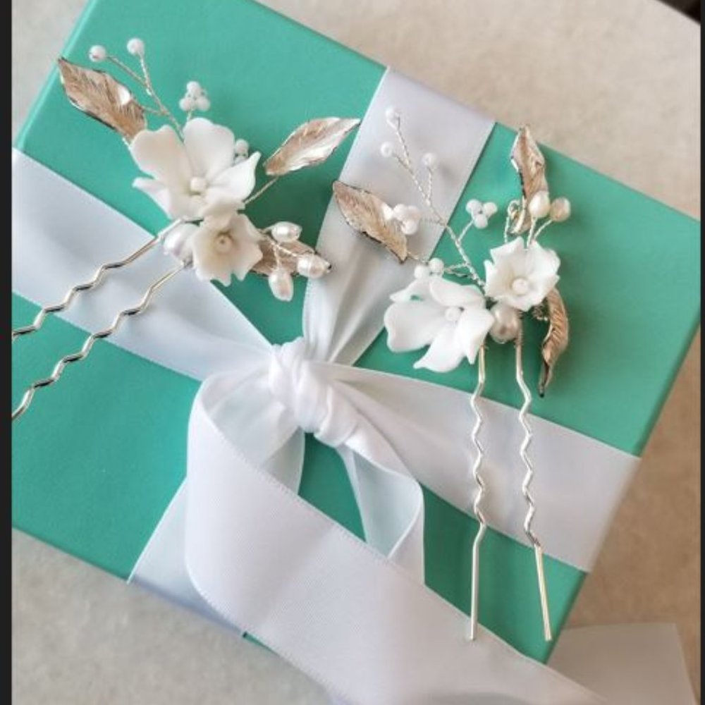 Bridal Hair Comb Silver Leaves, White flowers and Pearl Wedding Hair Accessories - Picture 6 of 6